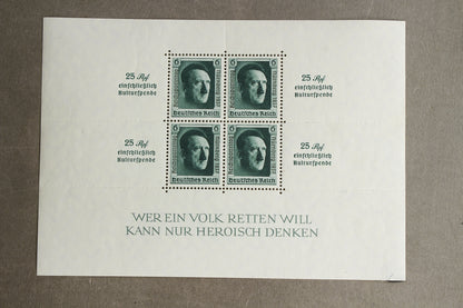 WW2 Tysk "AH" Frimærker på ark. Original.