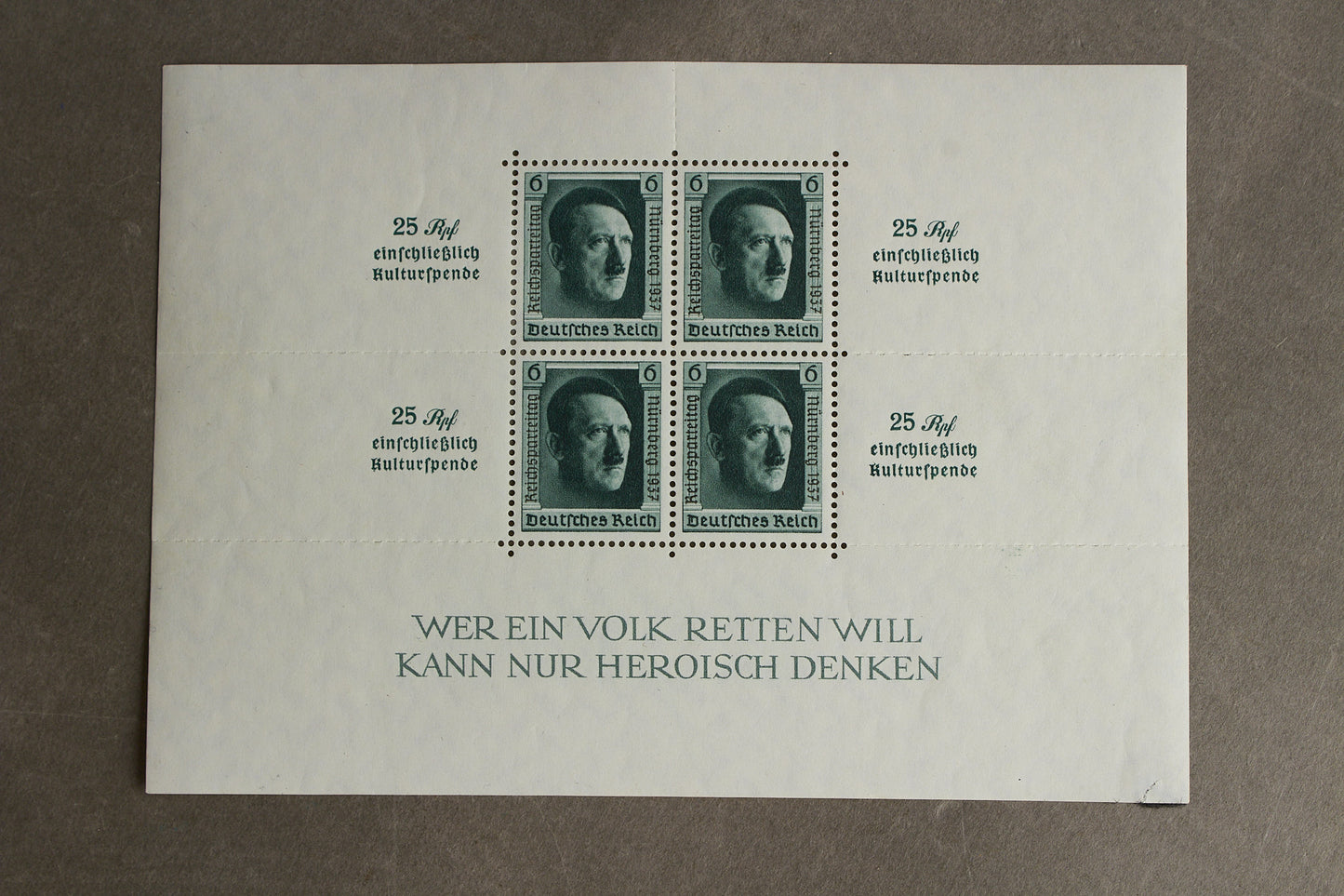 WW2 Tysk "AH" Frimærker på ark. Original.