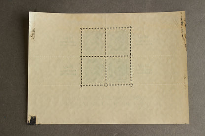 WW2 Tysk "AH" Frimærker på ark. Original.