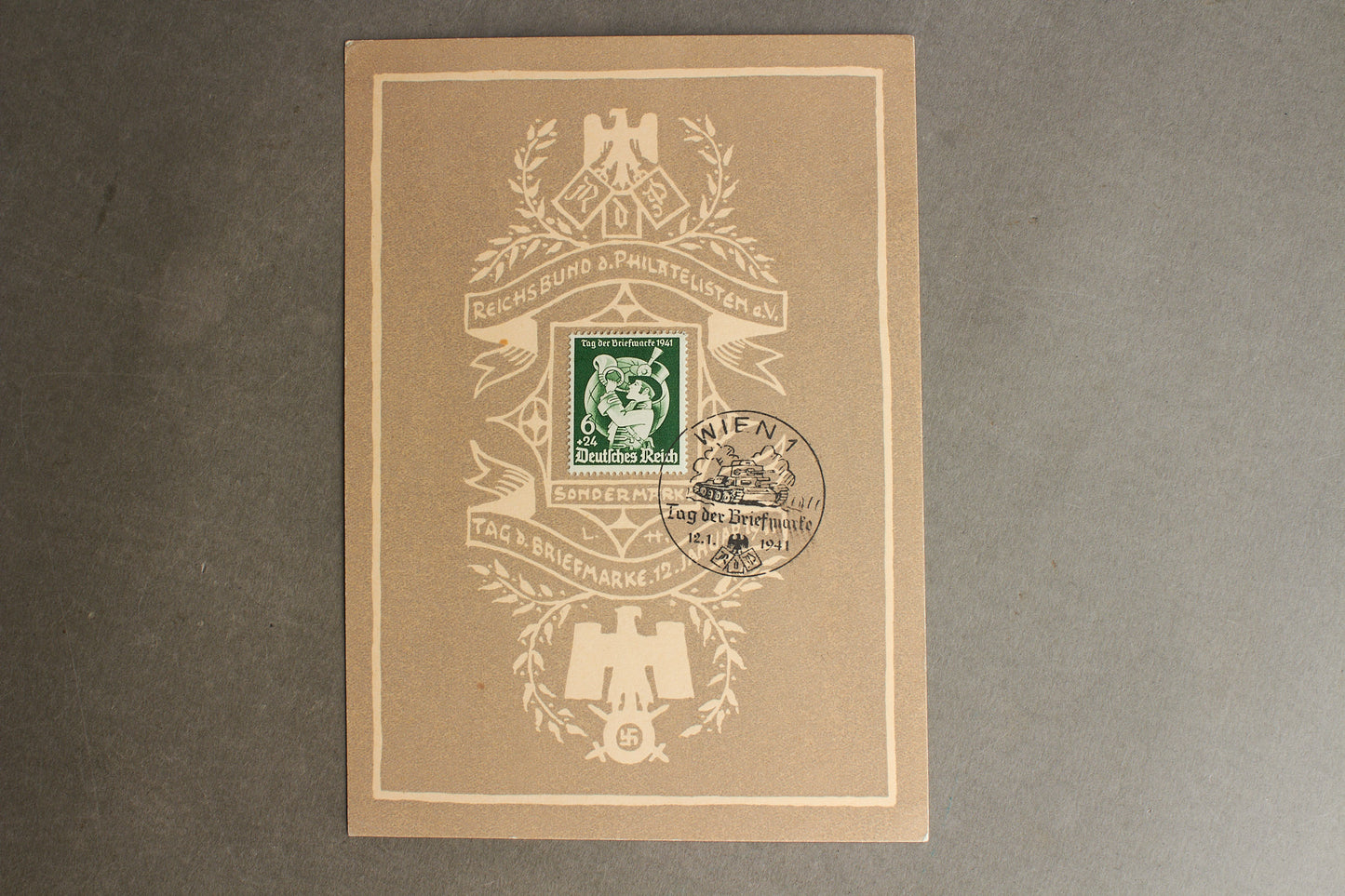 WW2 Tysk "RdP" (Reichsbund der Philatelisten) Frimærke på samler-ark. Med Panzer stempel. Sjælden. Original.