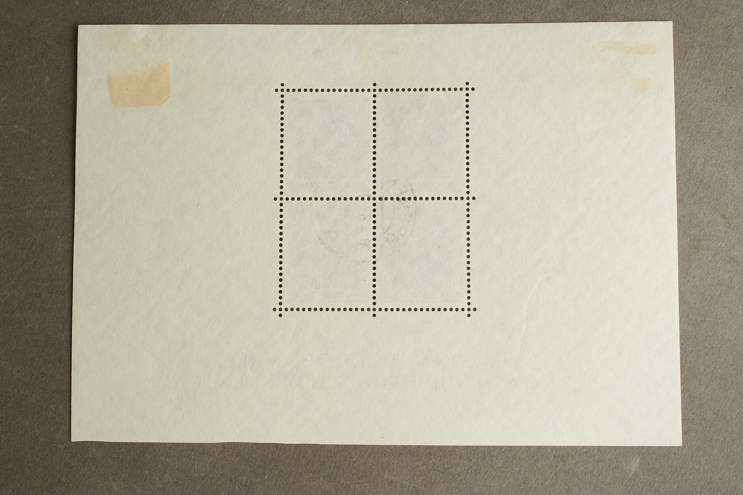 WW2 Tysk "AH" Frimærker på ark. Original.