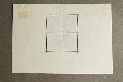 WW2 Tysk "AH" Frimærker på ark. Original.