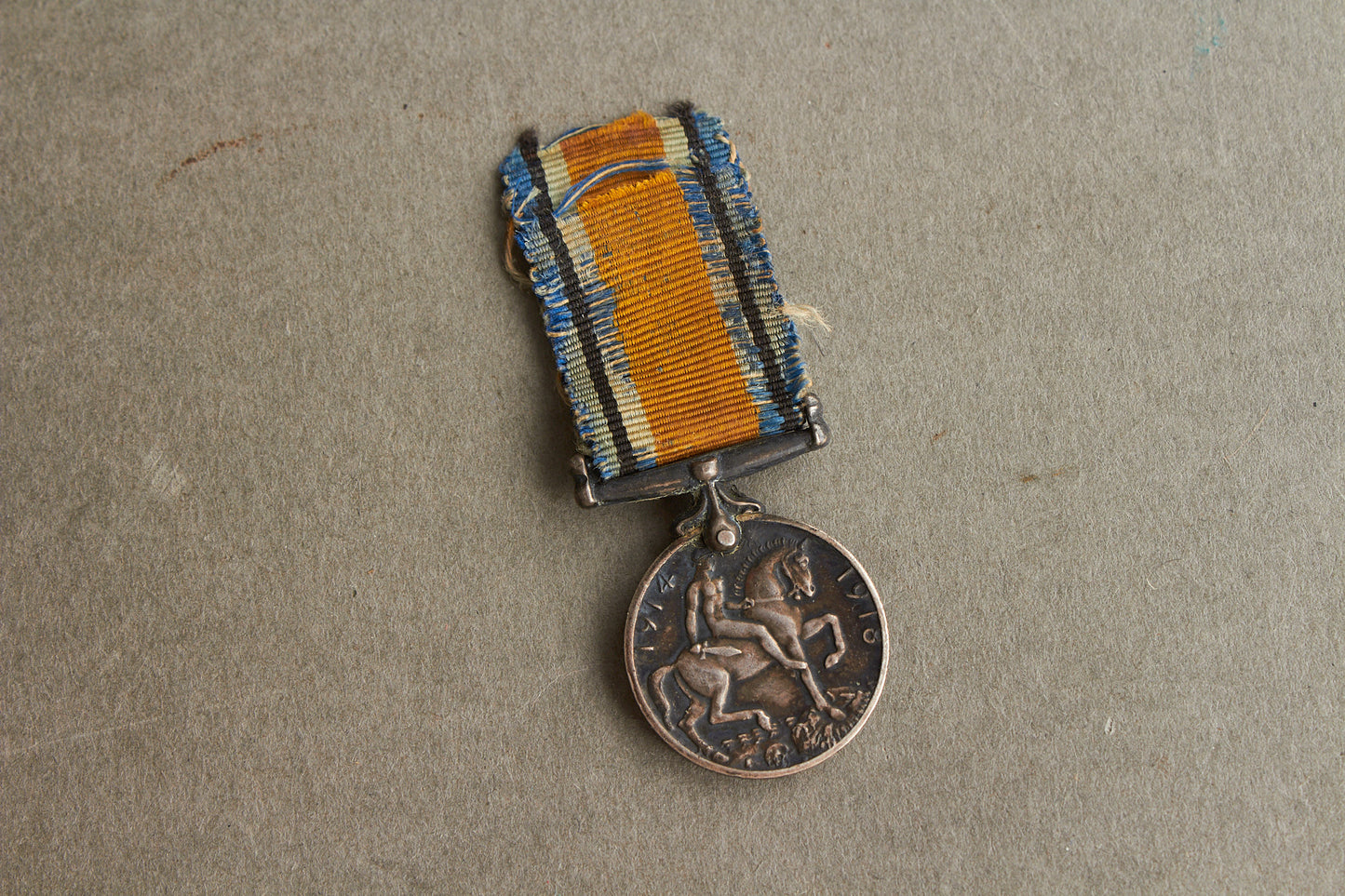 WW1 Engelsk "1914-1918" Miniature medalje i ægte sølv. Original.