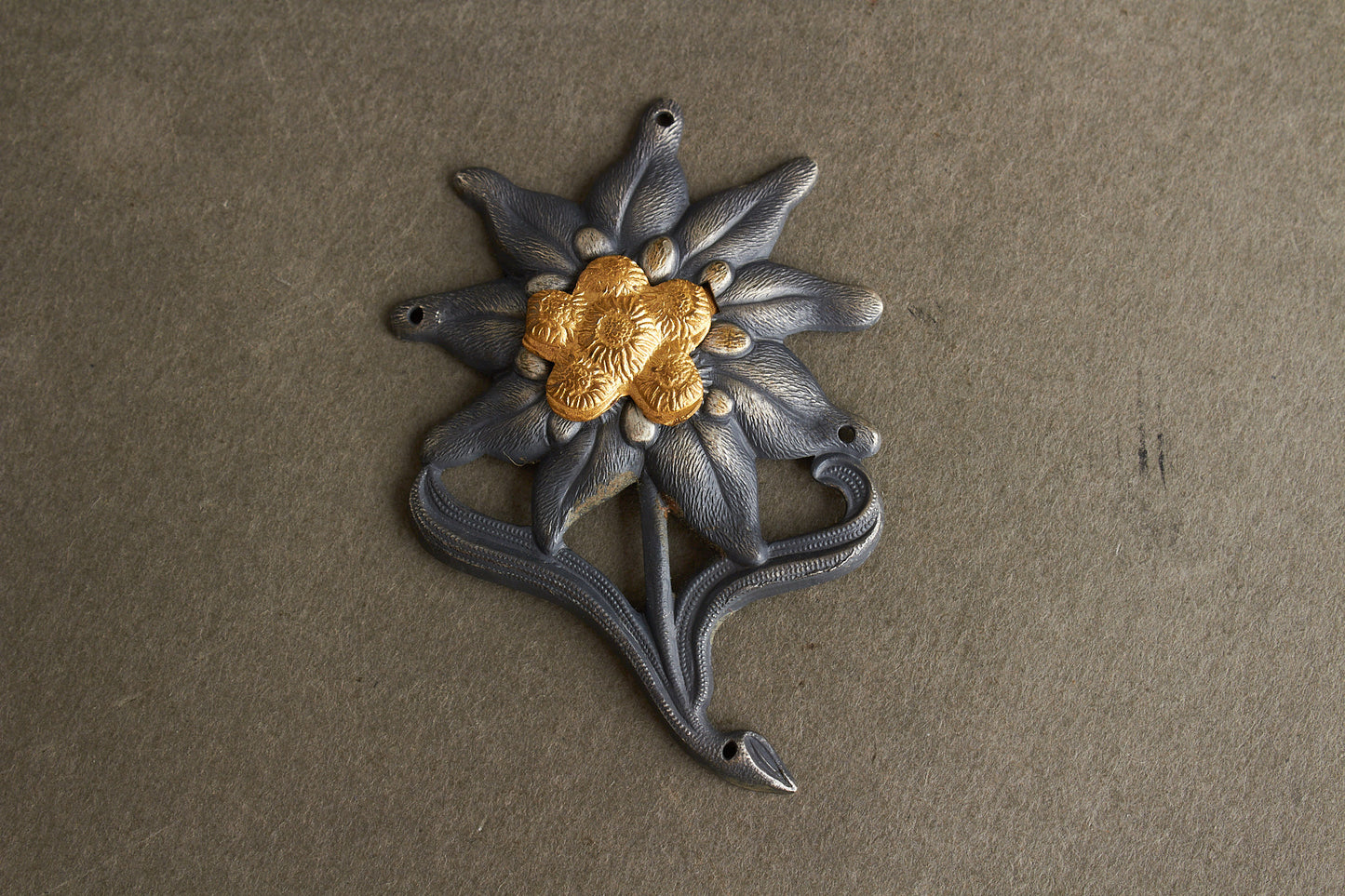 WW2 Tysk Gebirgsjäger M43 Kasket Egeløv. Original.