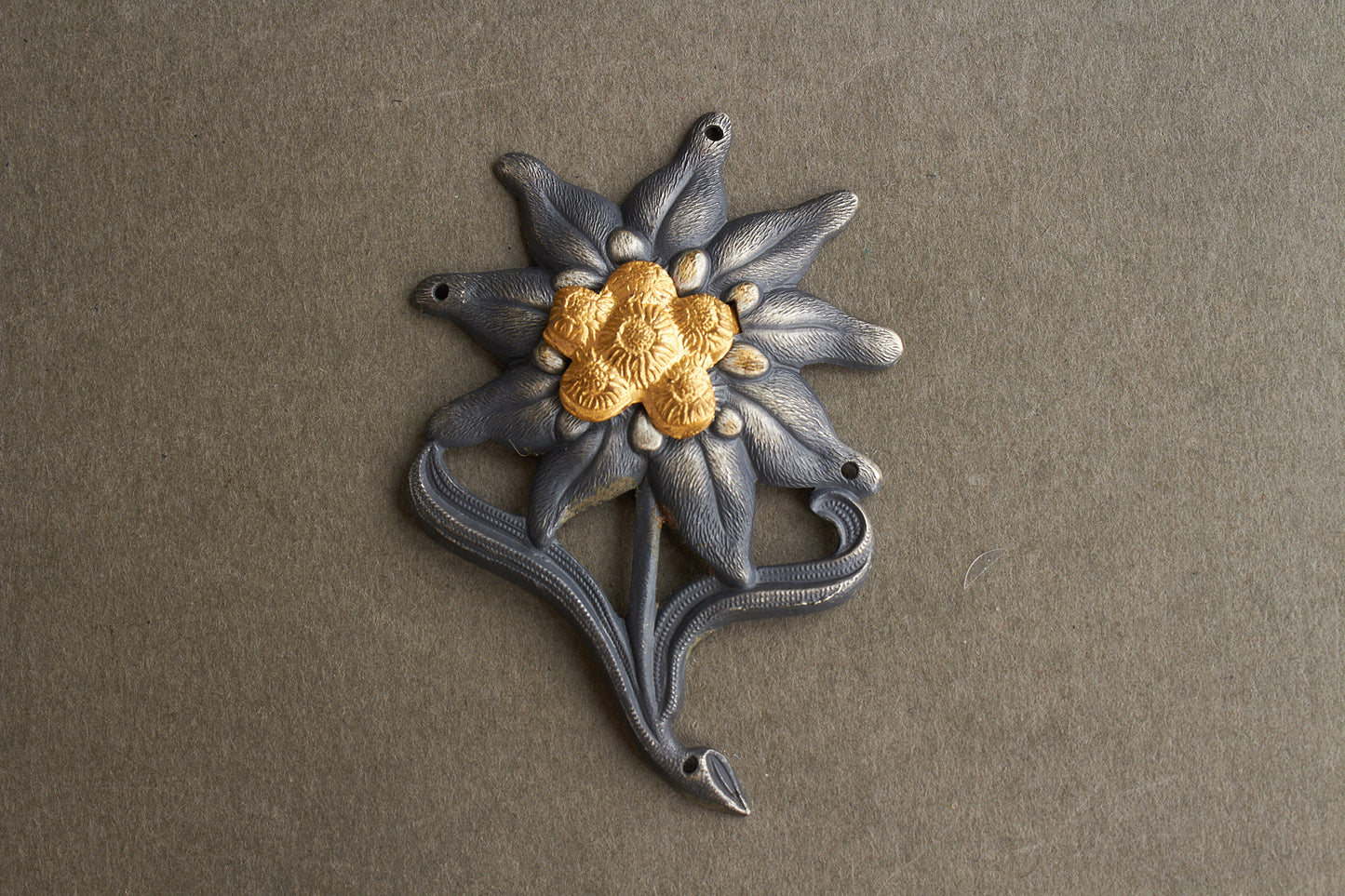 WW2 Tysk Gebirgsjäger M43 Kasket Egeløv. Original.