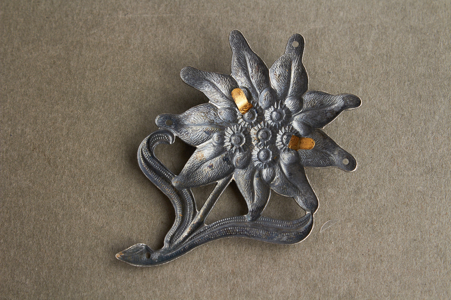 WW2 Tysk Gebirgsjäger M43 Kasket Egeløv. Original.