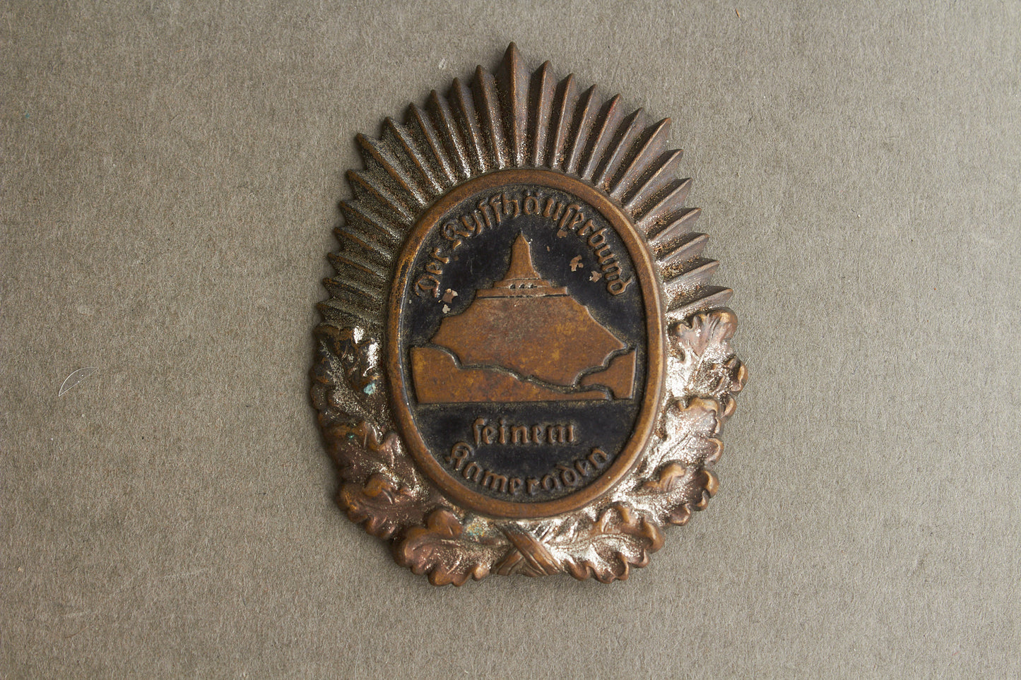 WW2 Tysk "Kyffhäuserbund" Kasket mærke. Med begge splitter. Original.