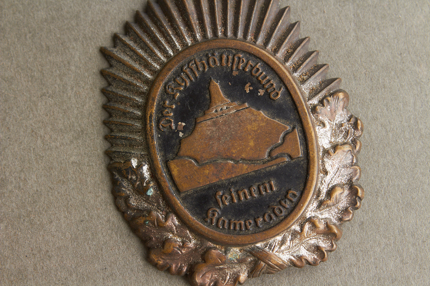 WW2 Tysk "Kyffhäuserbund" Kasket mærke. Med begge splitter. Original.