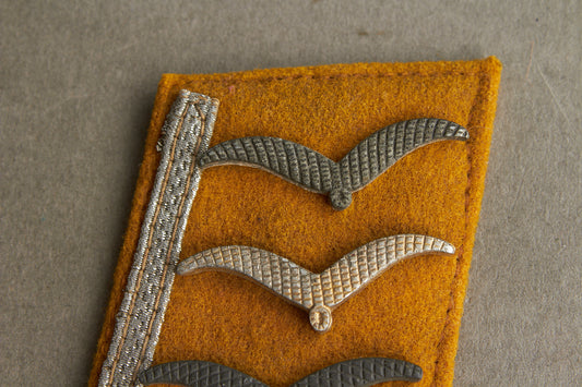 WW2 Tysk Luftwaffe "Flieger" (Flyvende personel) Kravespejl. Fjernet fra uniform. Original.