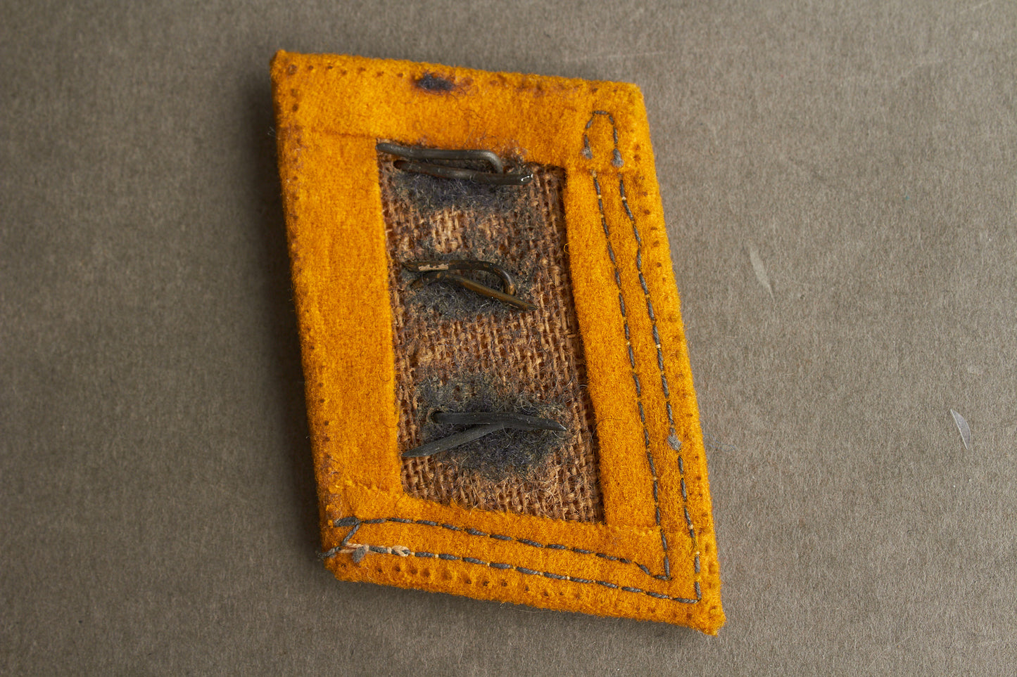 WW2 Tysk Luftwaffe "Flieger" (Flyvende personel) Kravespejl. Fjernet fra uniform. Original.