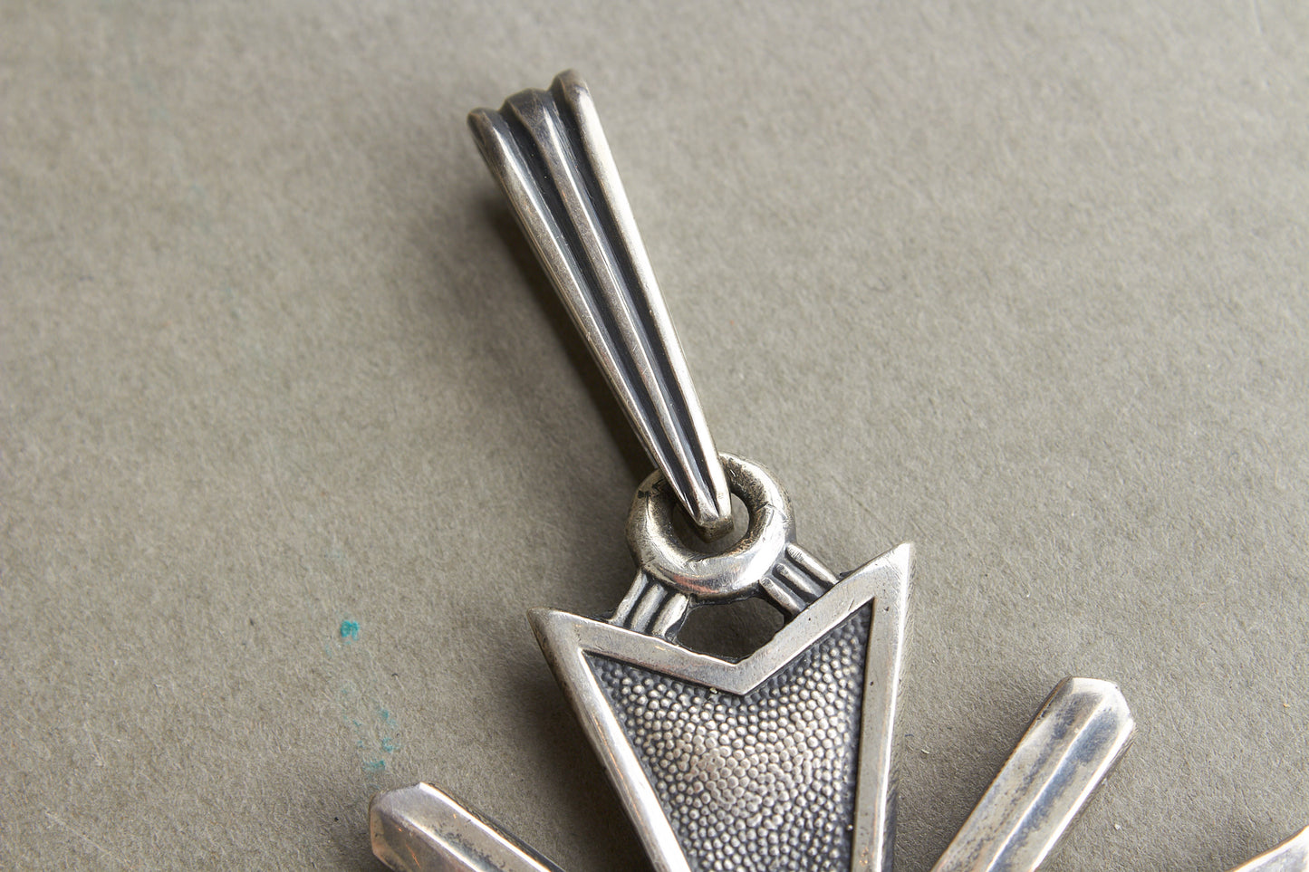 WW2 Tysk "Ritterkreuz des Kriegsverdienstkreuz" i ægte sølv. Fremstillet af Souval efter krigen. "Original"