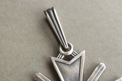 WW2 Tysk "Ritterkreuz des Kriegsverdienstkreuz" i ægte sølv. Fremstillet af Souval efter krigen. "Original"