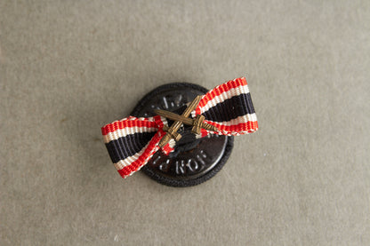 WW2 Tysk KVK m. sværd Sløjfespange. Original.