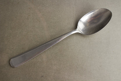 WW2 Tysk Heer Kantineske. Med navn og Feldpostnummer bag på. Original.