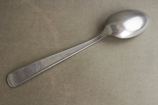 WW2 Tysk Heer Kantineske. Med navn og Feldpostnummer bag på. Original.