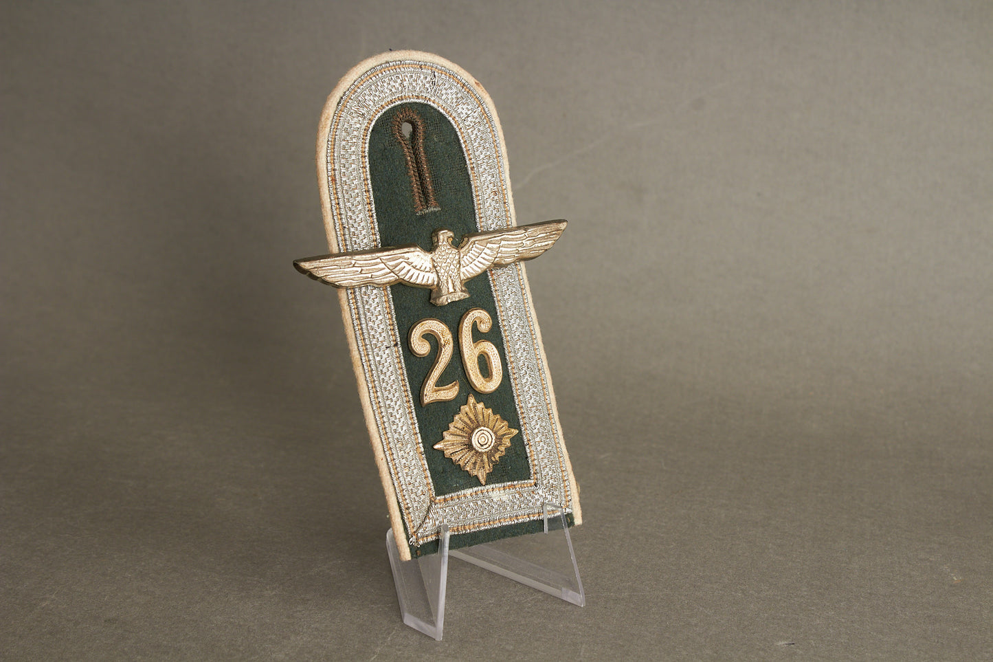 WW2 Tysk Wehrmacht Veteran "Souvenir". Skulderstrop med ørn (hagekors knækket). Original.