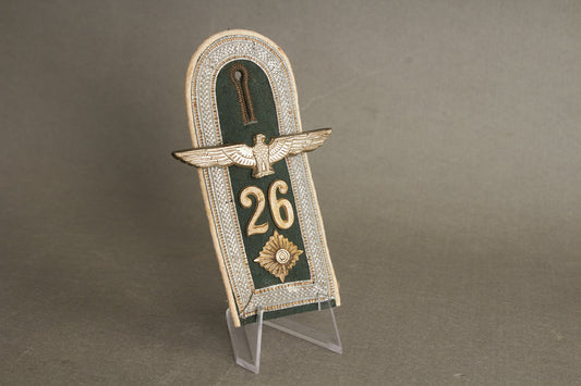 WW2 Tysk Wehrmacht Veteran "Souvenir". Skulderstrop med ørn (hagekors knækket). Original.