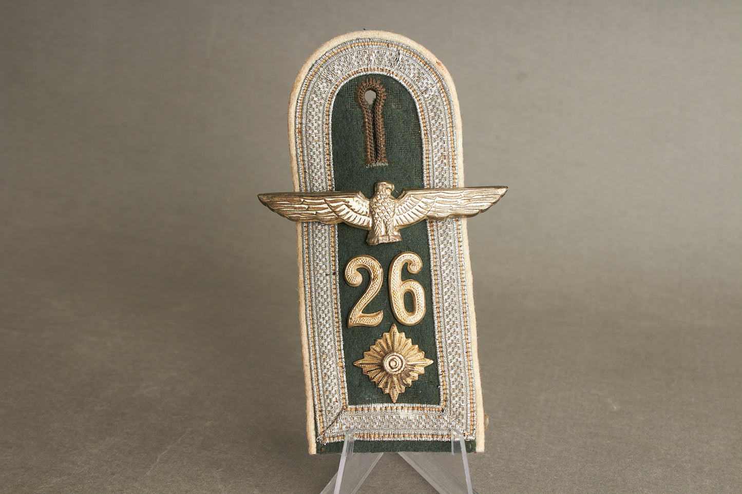 WW2 Tysk Wehrmacht Veteran "Souvenir". Skulderstrop med ørn (hagekors knækket). Original.