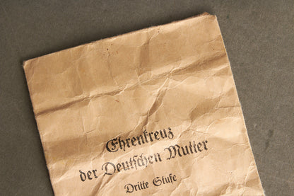 WW2 Tysk Mutterkreuz i Bronze Pose. Original.