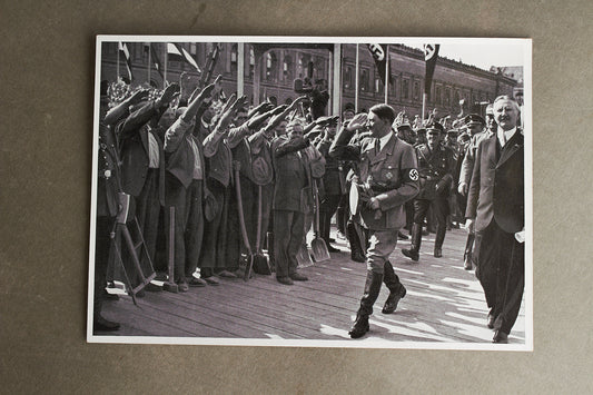 WW2 Tysk "Cigaretten Album" Billede. 12x17 cm. Godt motiv med AH. Original.