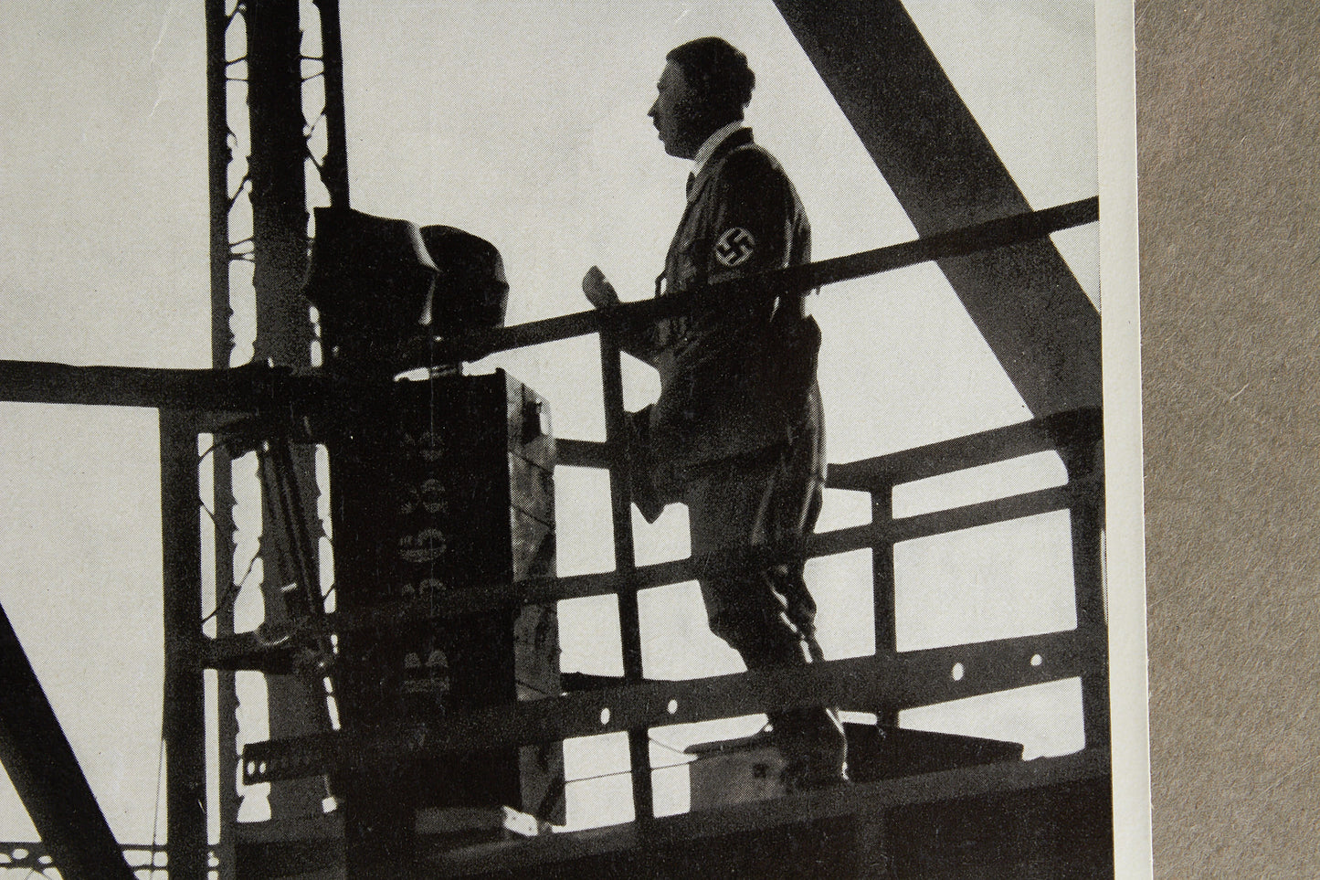 WW2 Tysk "Cigaretten Album" Billede. 12x17 cm. Godt motiv med AH. Original.