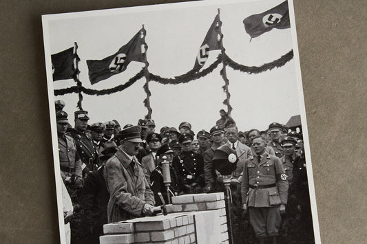 WW2 Tysk "Cigaretten Album" Billede. 12x17 cm. Godt motiv med AH. Original.