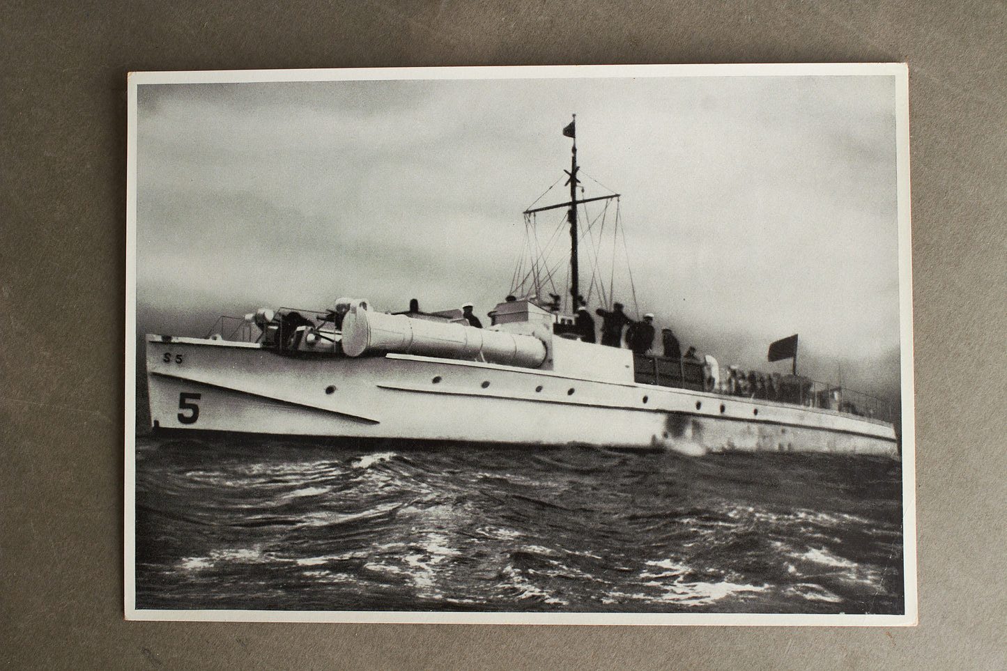 WW2 Tysk "Cigaretten Album" Billede. 12x17 cm. Godt Kriegsmarine motiv. Original.