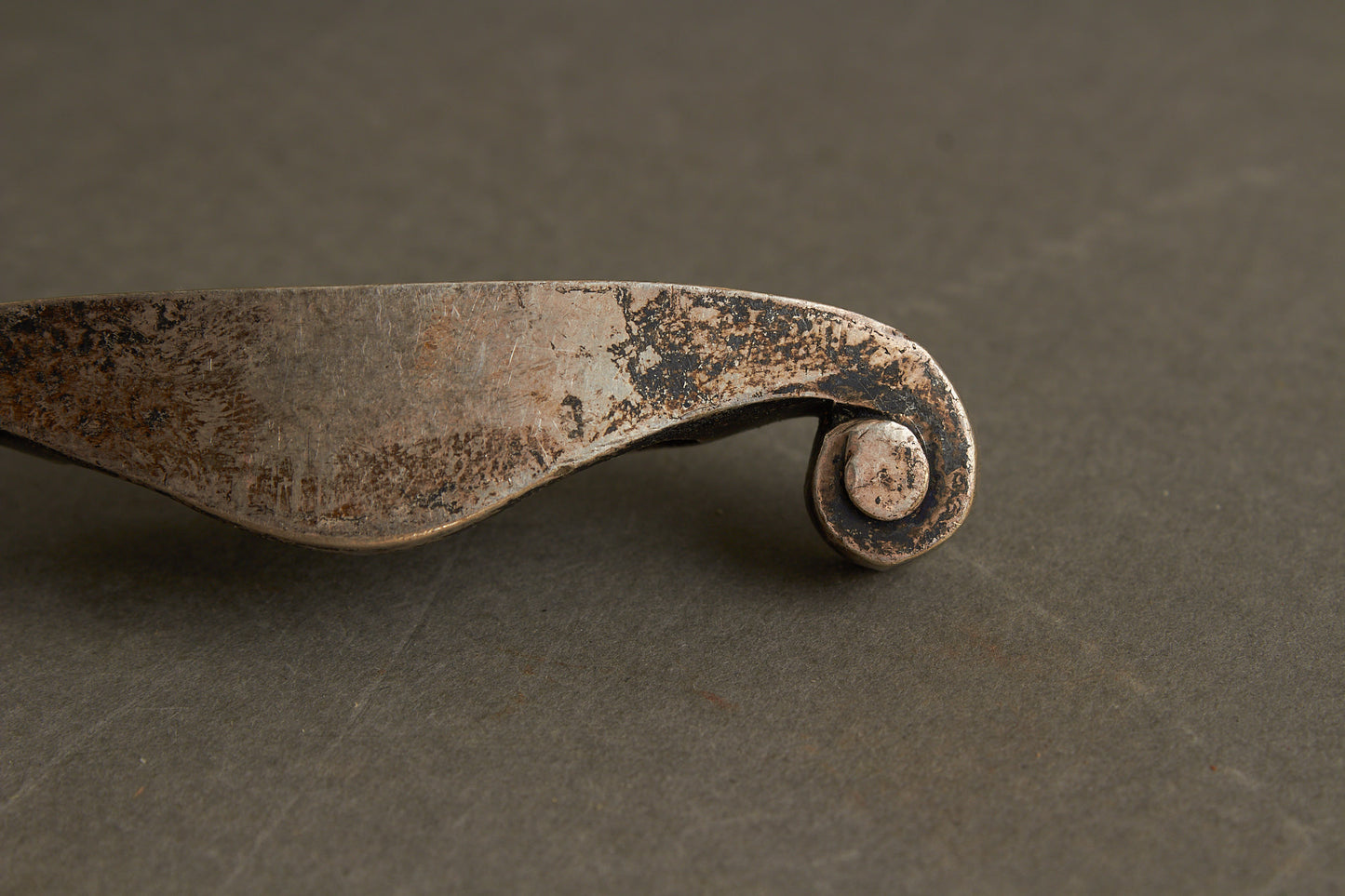 WW2 Tysk Wehrmacht Daggert "Parerstang". Ørn og Hagekors fjernet. Original.