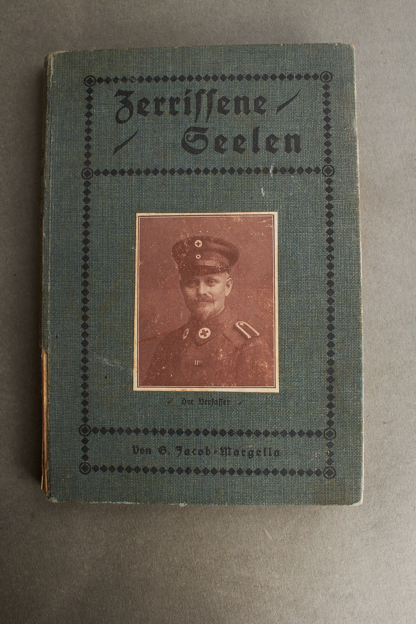 WW1 Tysk Sanitäter bog. Original.