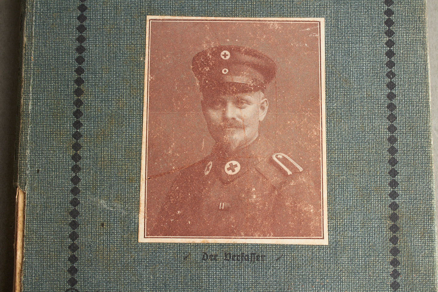 WW1 Tysk Sanitäter bog. Original.