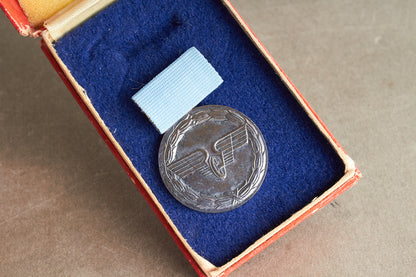 Østtysk DDR Medalje i æske. Original.
