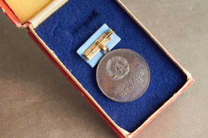 Østtysk DDR Medalje i æske. Original.