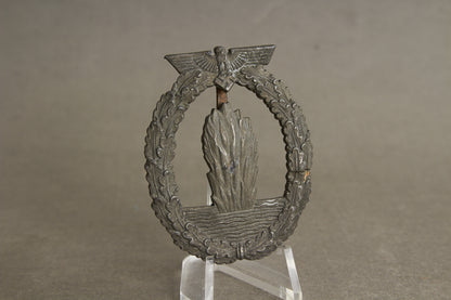 WW2 Tysk Kriegsmarine "Minensucher-Kriegsabzeichen". Fremstiller R.S.. Original.