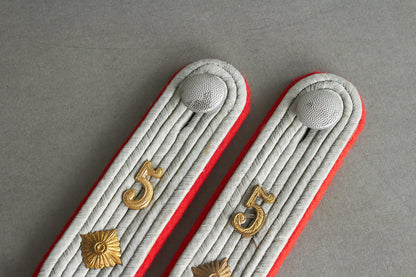WW2 Tysk Wehrmacht "Artillerie" Skulderstropper. Matchende par. Original.