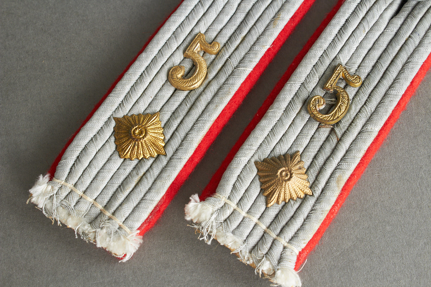 WW2 Tysk Wehrmacht "Artillerie" Skulderstropper. Matchende par. Original.