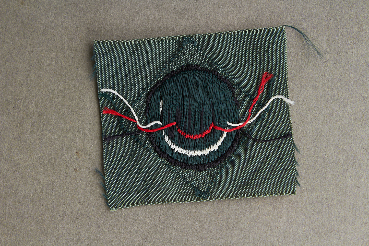 WW2 Tysk Wehrmacht Skråhue Korkade. Original.