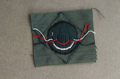 WW2 Tysk Wehrmacht Skråhue Korkade. Original.