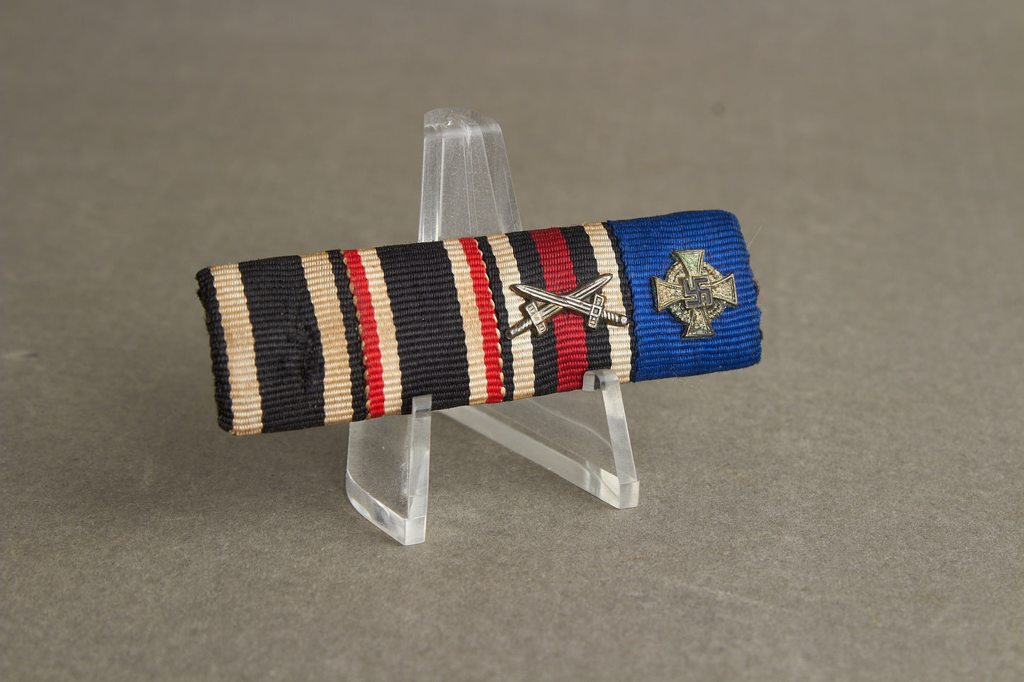 WW1/WW2 Båndspange med Treudienst Miniature. Original.