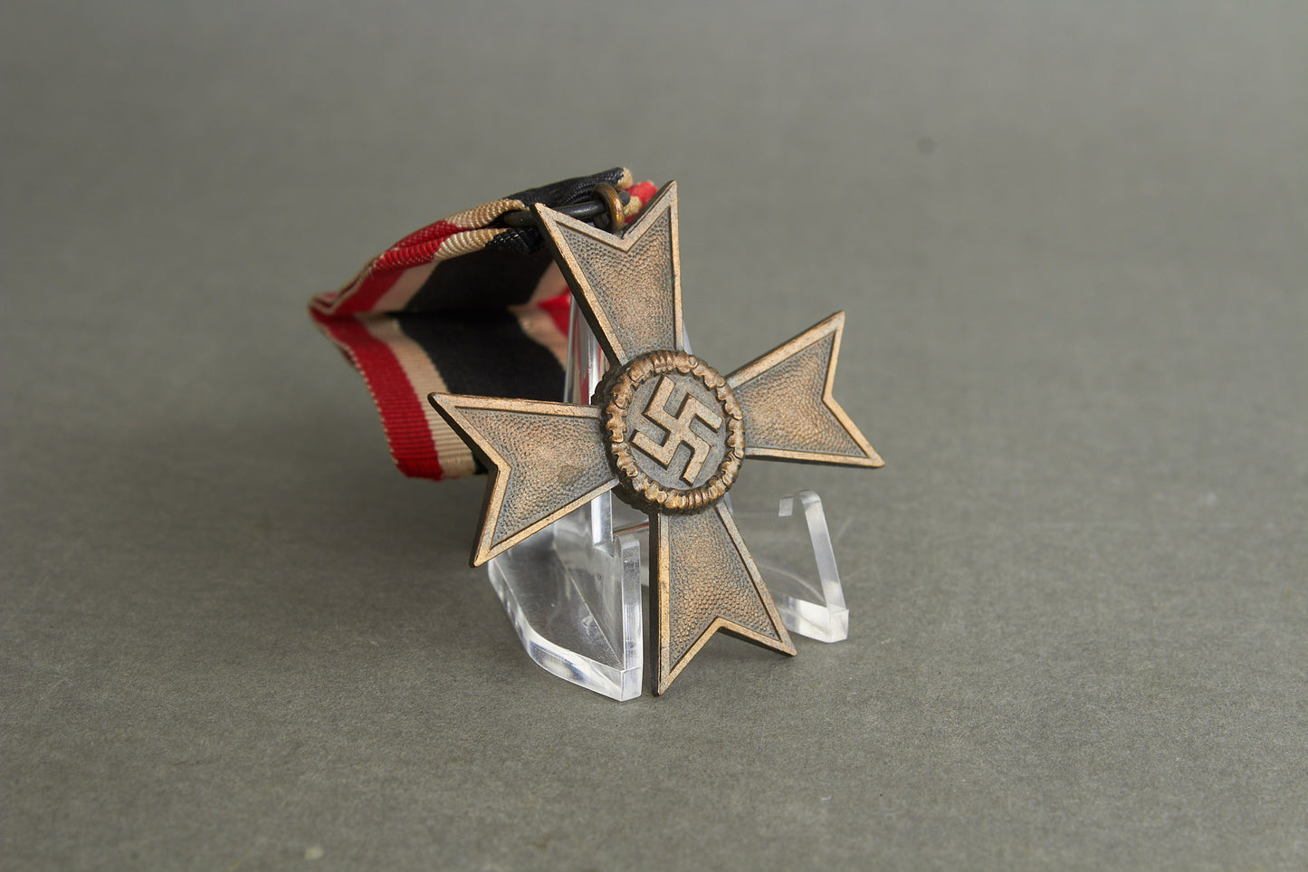 WW2 Tysk "Kriegsverdienstkreuz 2. Klasse". Med fremstiller. Original.