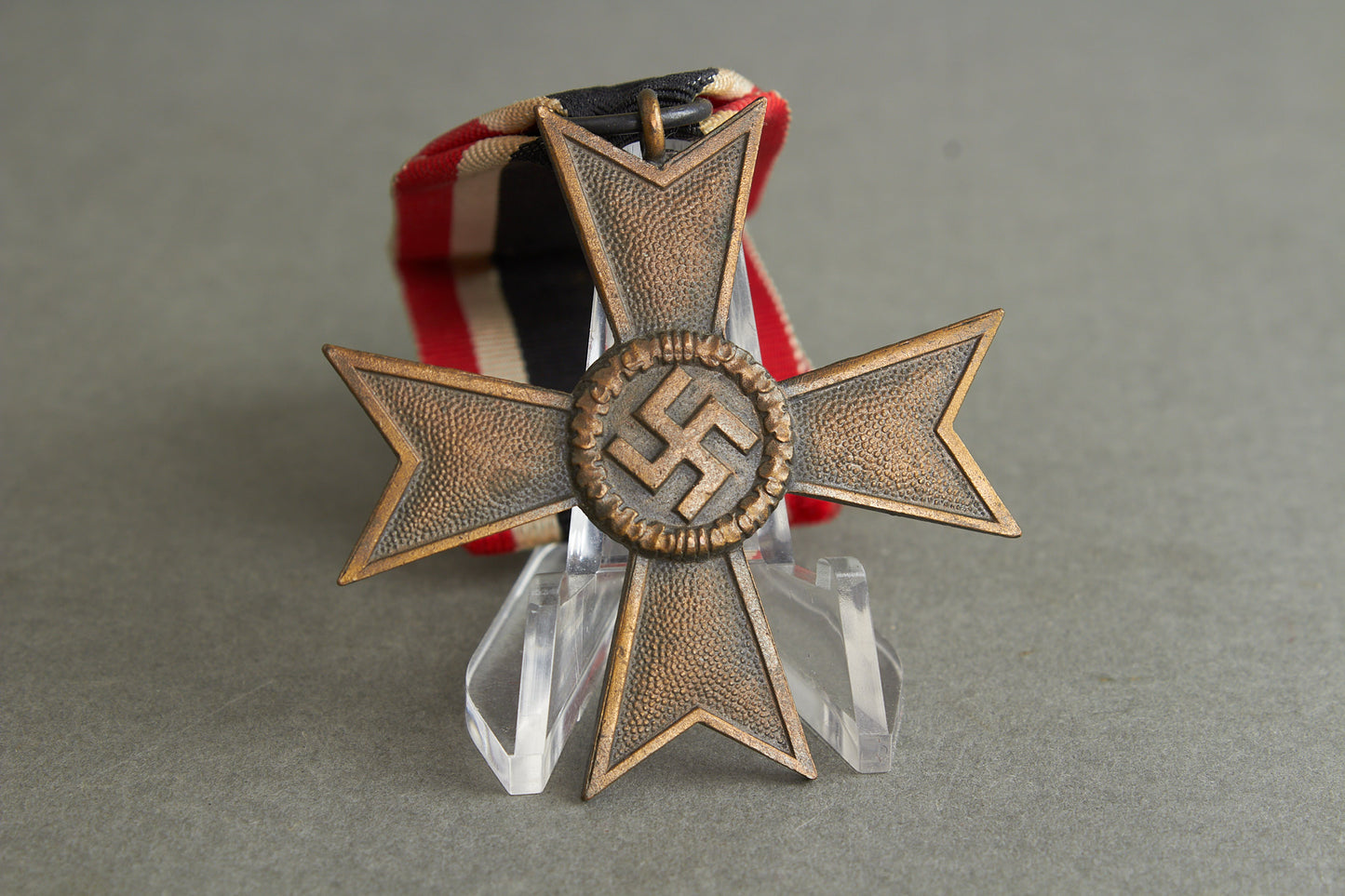 WW2 Tysk "Kriegsverdienstkreuz 2. Klasse". Med fremstiller. Original.