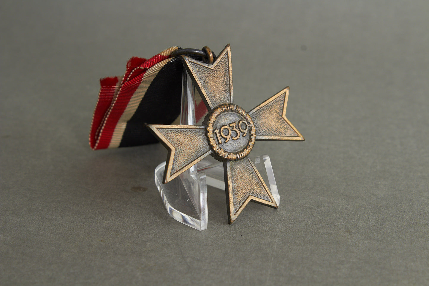 WW2 Tysk "Kriegsverdienstkreuz 2. Klasse". Med fremstiller. Original.