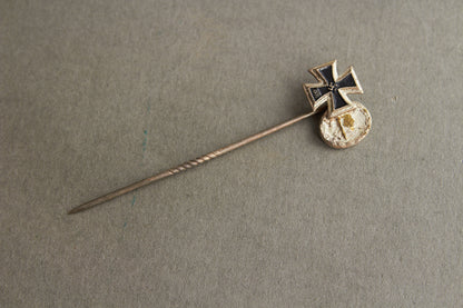 WW2 Tysk Jernkors og Sårettegn i Sølv Miniature Pin. Original.