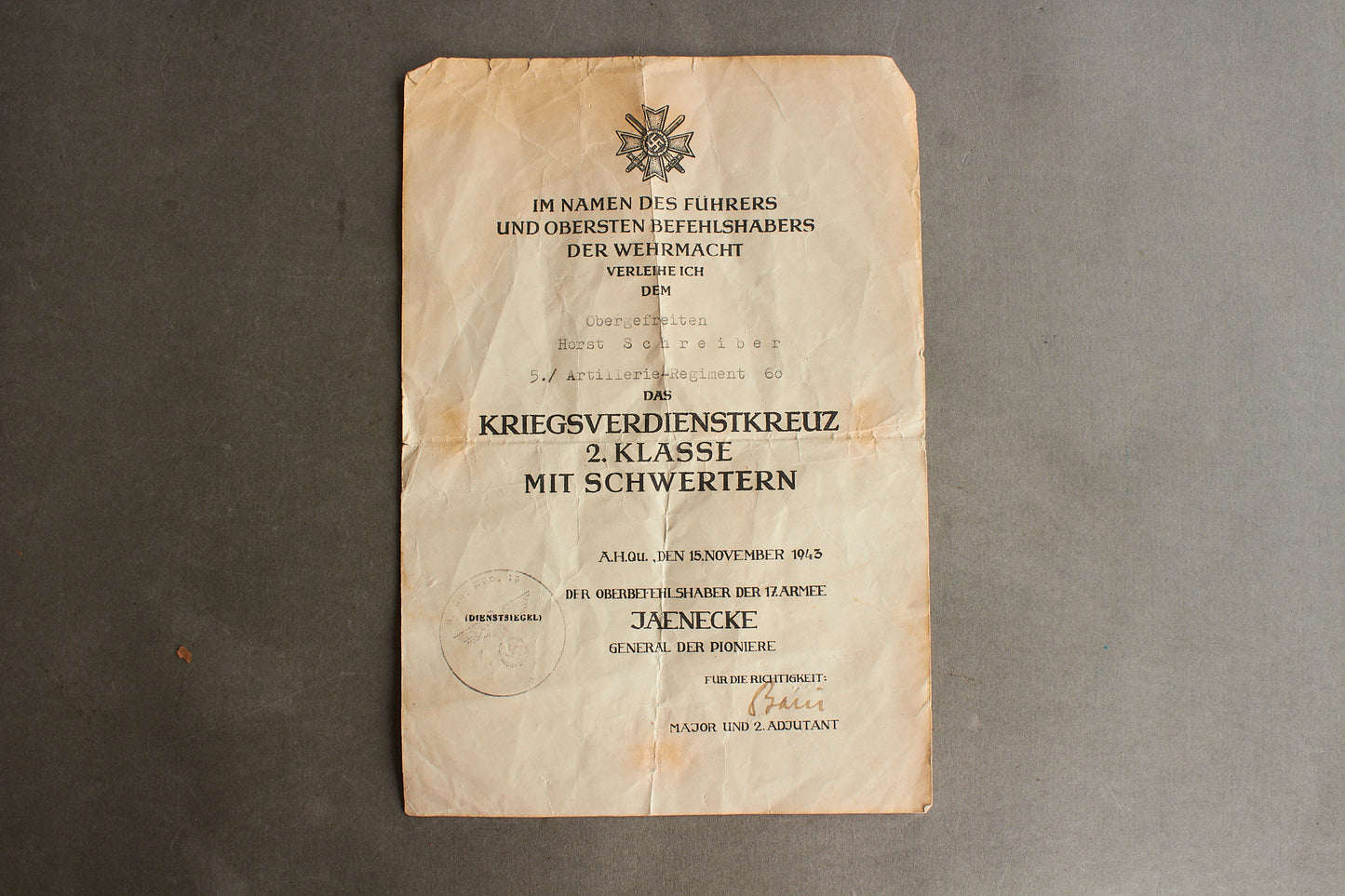 WW2 Tysk KVK 2. klasse med sværd Urkunde. Original.