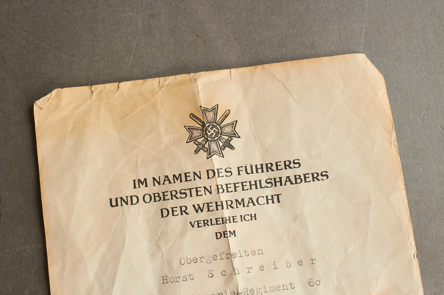 WW2 Tysk KVK 2. klasse med sværd Urkunde. Original.
