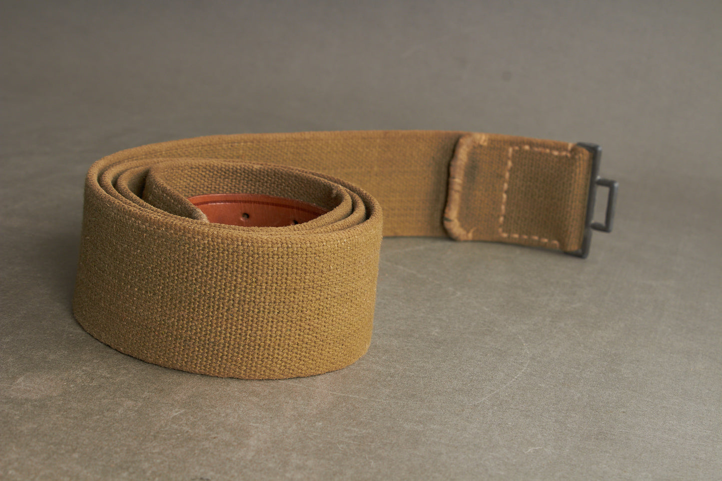 WW2 Tysk Afrikakorps / Südfront Webbing Kampbælte. Efterkrigs.