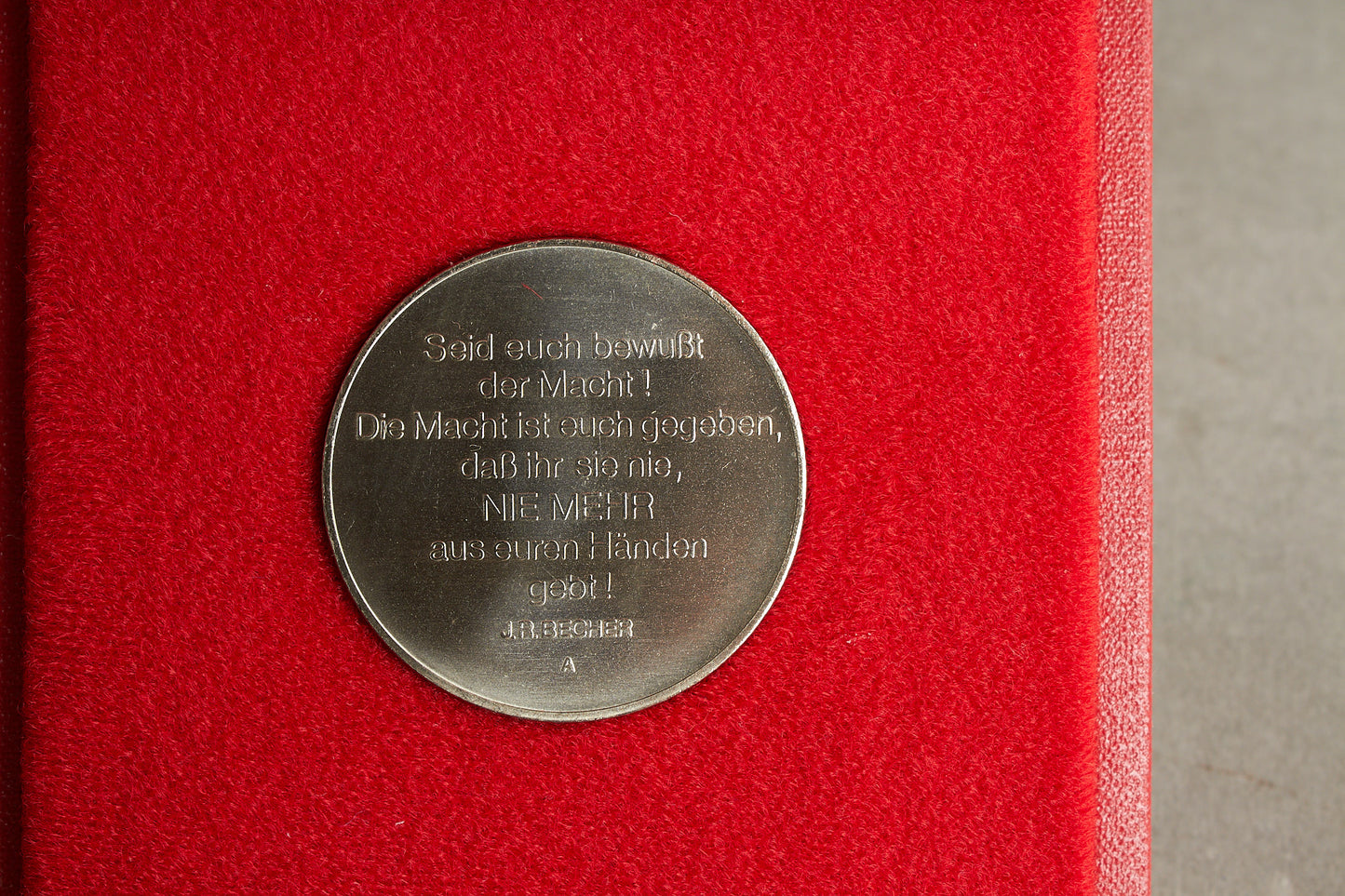 Østtysk DDR "Mønt" i Æske. Original.