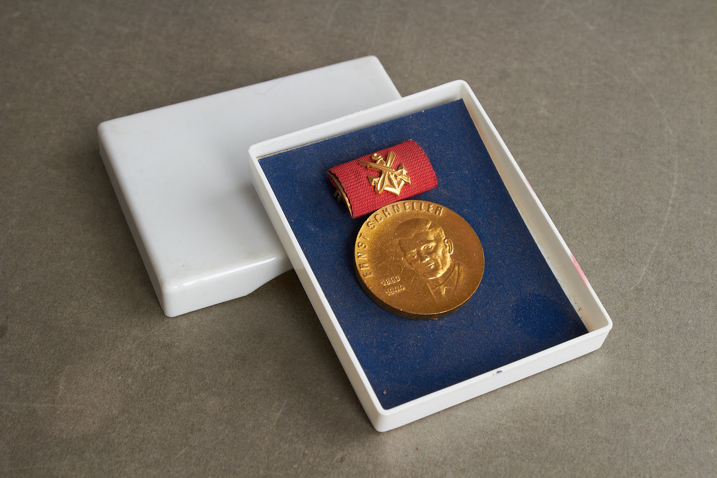 Østtysk DDR Medalje i Æske. Original.