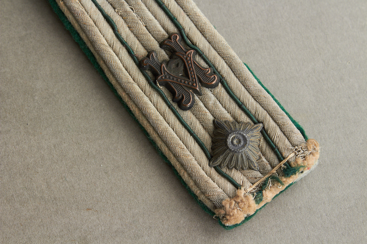 WW2 Tysk Wehrmacht Officer "Heeres Verwaltung" Skulderstrop. Original.