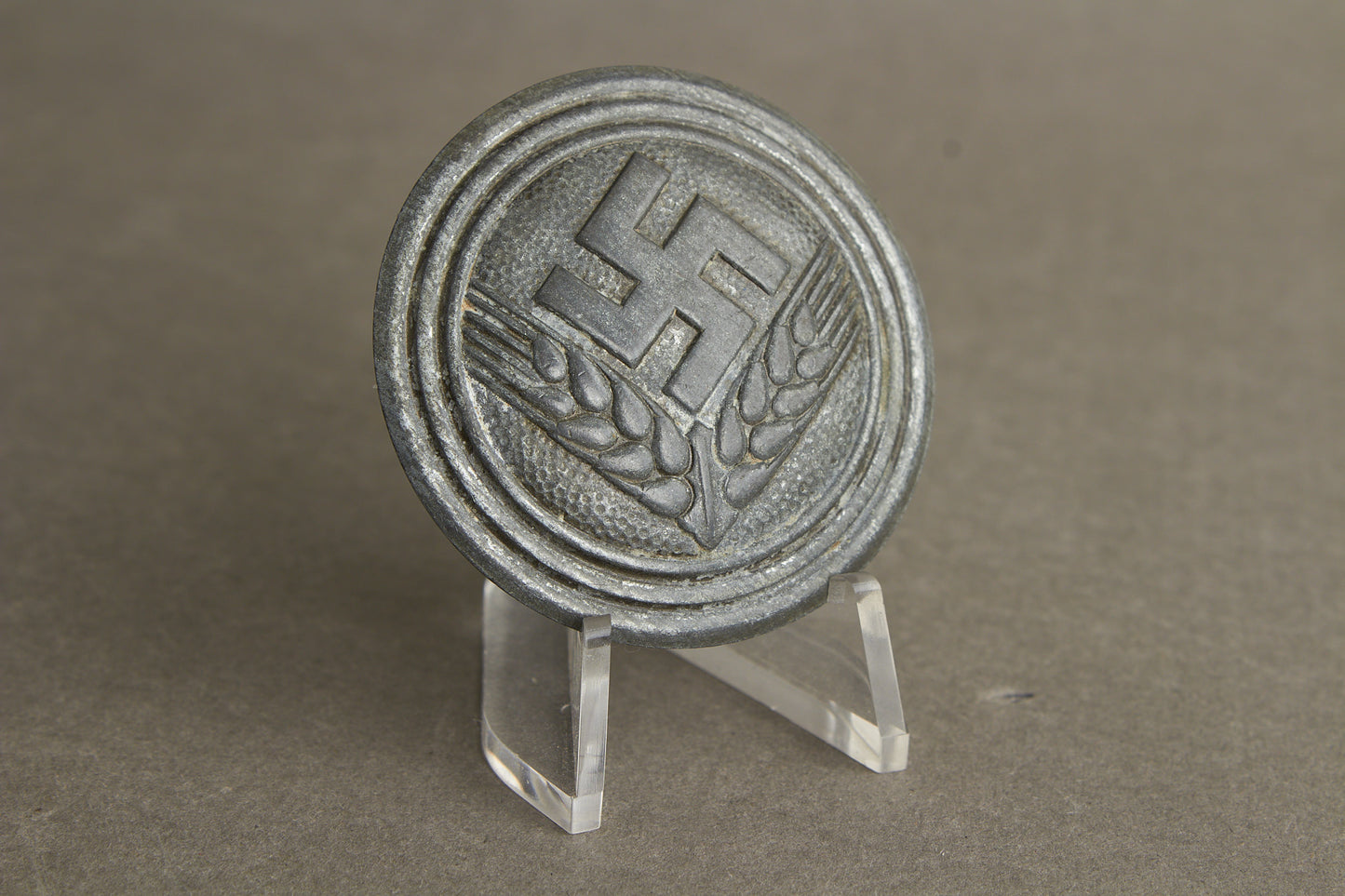 WW2 RADwJ (Reichsarbeitsdienst der weiblichen Jugend) Brosche. Nål knækket. Original.