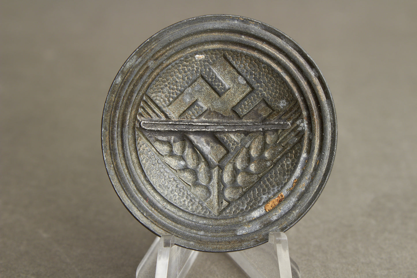 WW2 RADwJ (Reichsarbeitsdienst der weiblichen Jugend) Brosche. Nål knækket. Original.